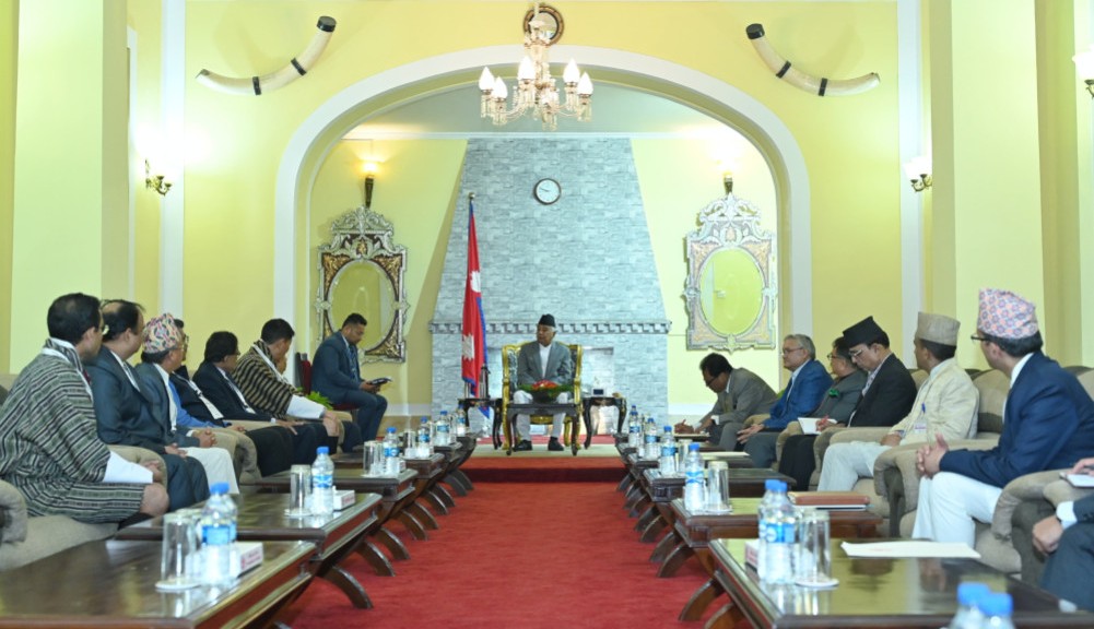 राष्ट्रपति पौडेलसँग सार्क मुलुकका प्रमुख निर्वाचन अधिकारीको शिष्टाचार भेट
