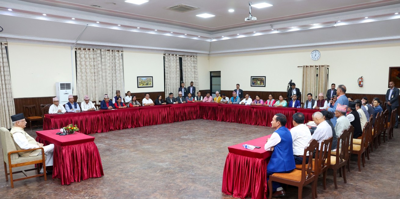 सत्तारूढ दलका शीर्ष नेताह