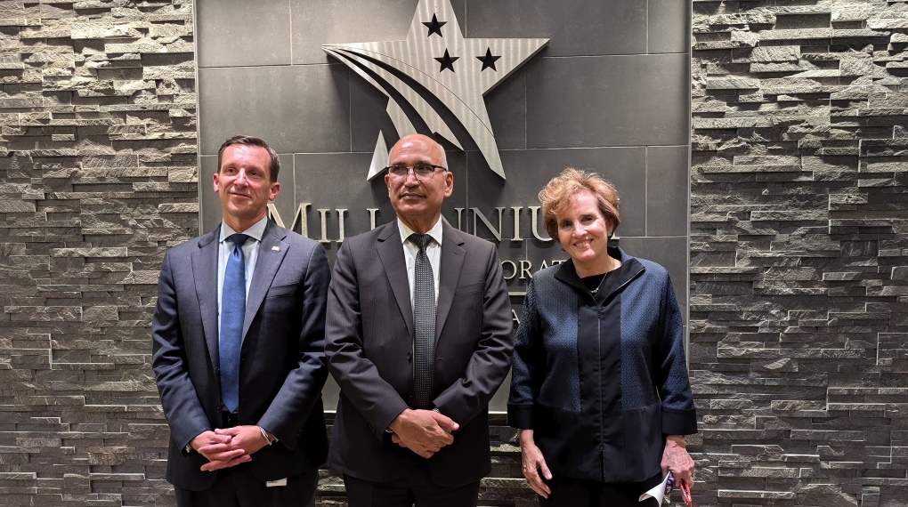 विष्णुप्रसाद पौडेल र एलिस अलब्राइट