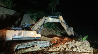 दाउन्नेमा बाटो भासियो