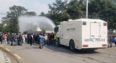 पोखरामा प्रदर्शनकारीले निषेधाज्ञा तोड्न खोज्दा तनाव