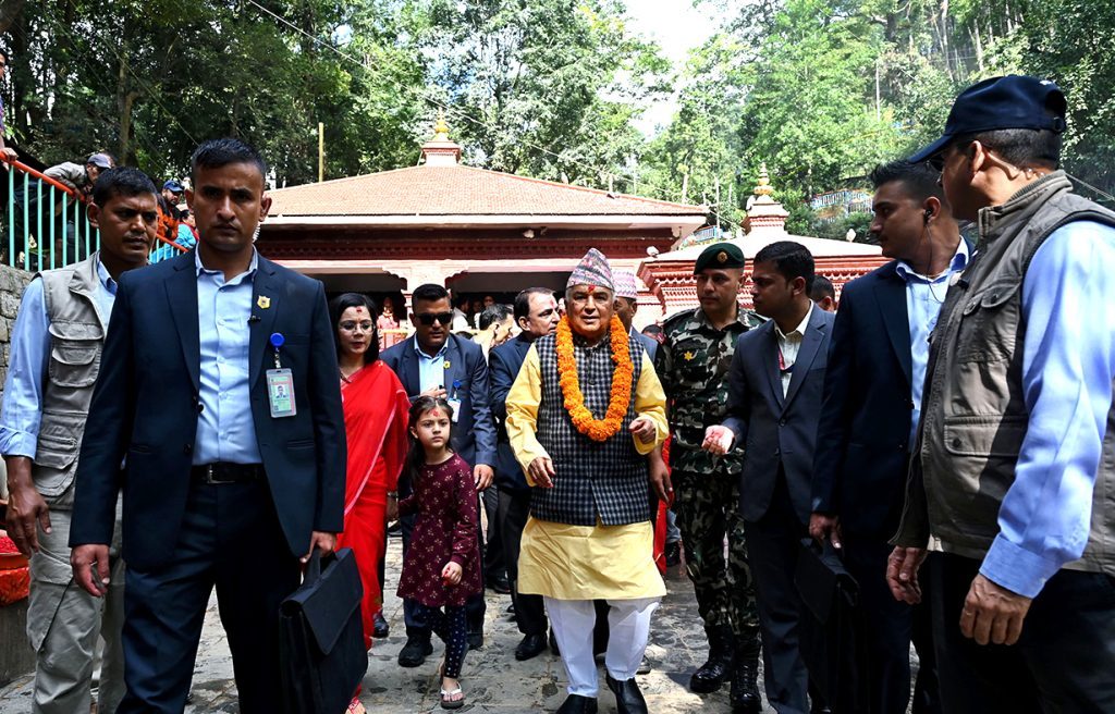 राष्ट्रपति पौडेलद्वारा दक्षिणकाली मन्दिरमा पूजाअर्चना