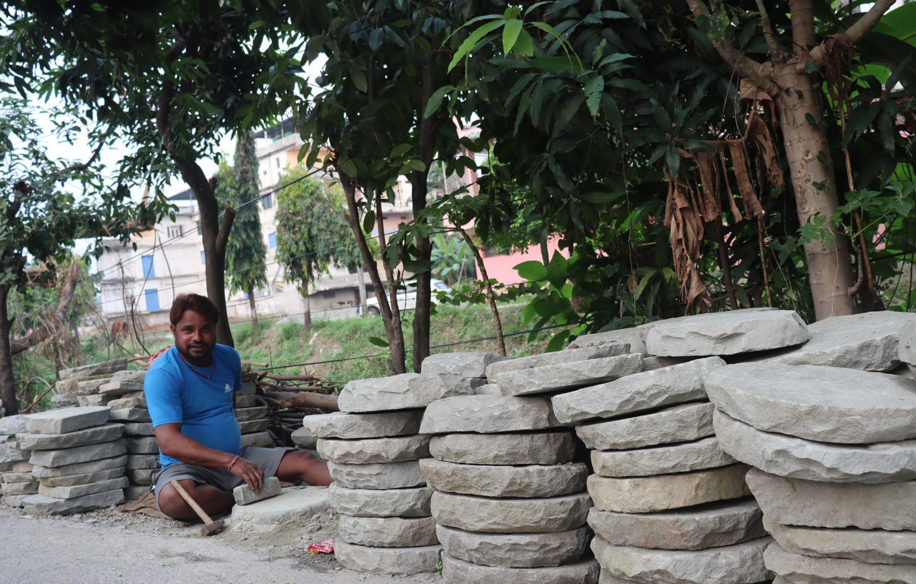 सिलौटो बेचेरै मासिक ४० हजार कमाइ