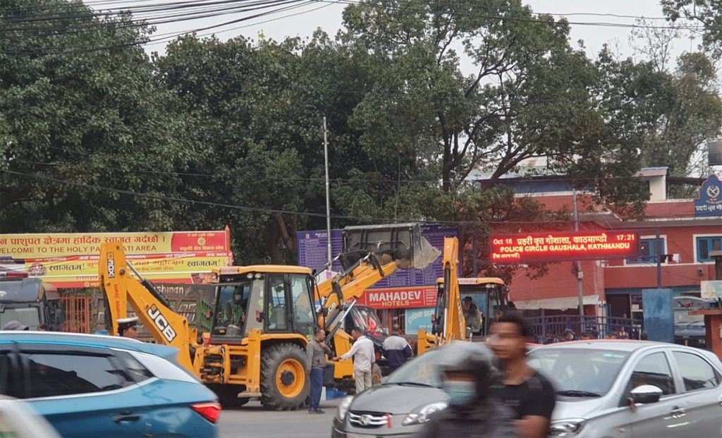 महानगरका दुईवटा डोजर प्रहरीको नियन्त्रणमा