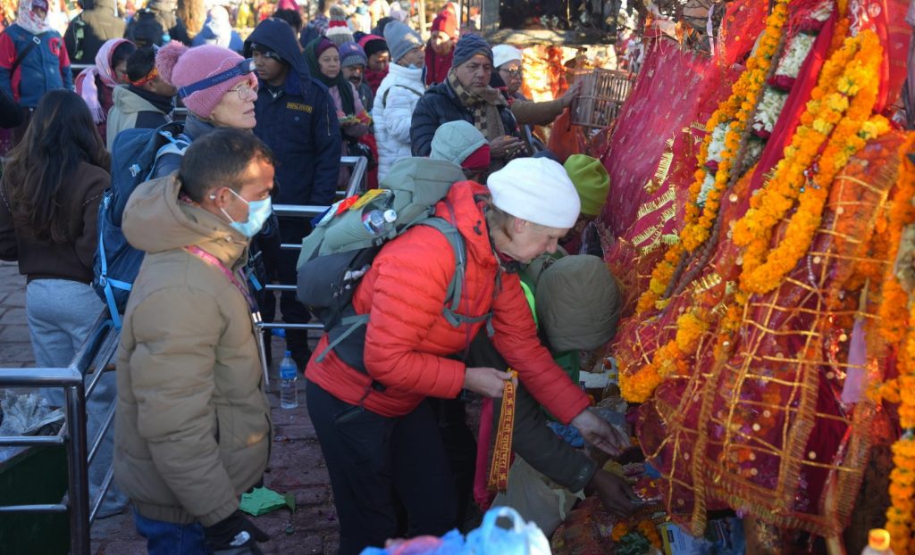 पाथीभरामा विदेशी पर्यटक