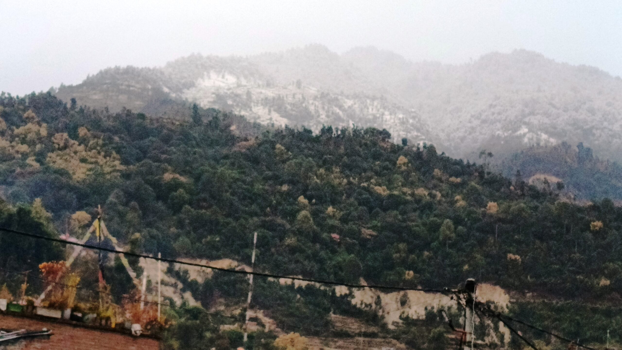 बाजुरामा वर्षासँगै हिमपात