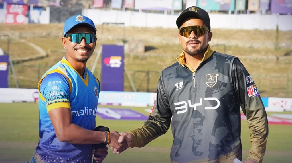 काठमाडौँ गुर्खाज टस जितेर बलिङ गर्दै