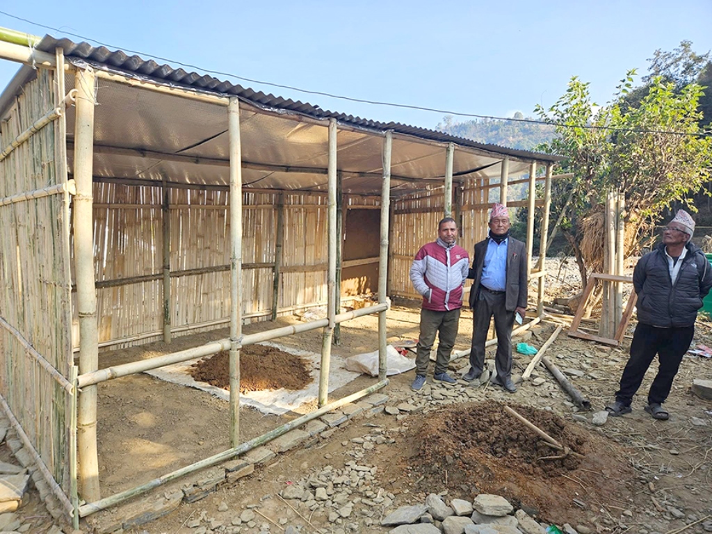 बाढीपहिरो प्रभावितलाई अस्थायी आवास