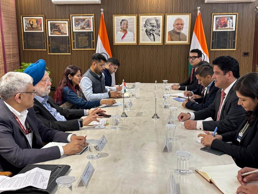 दामोदर भण्डारी र हरदिपसिंह पुरी