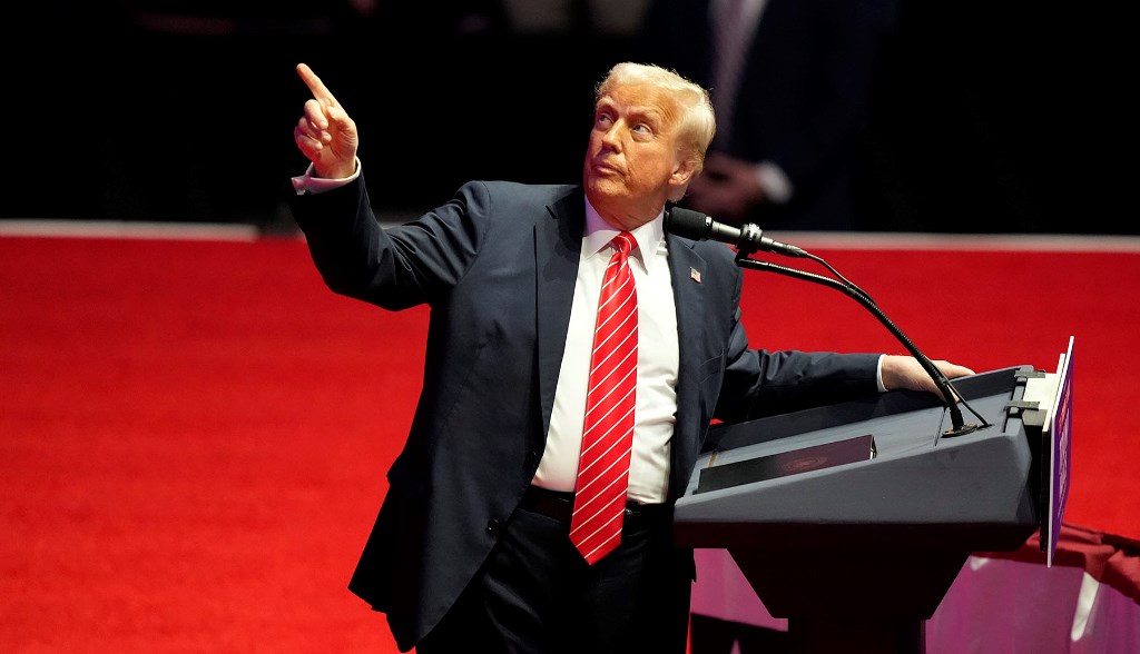 डोनाल्ड ट्रम्प