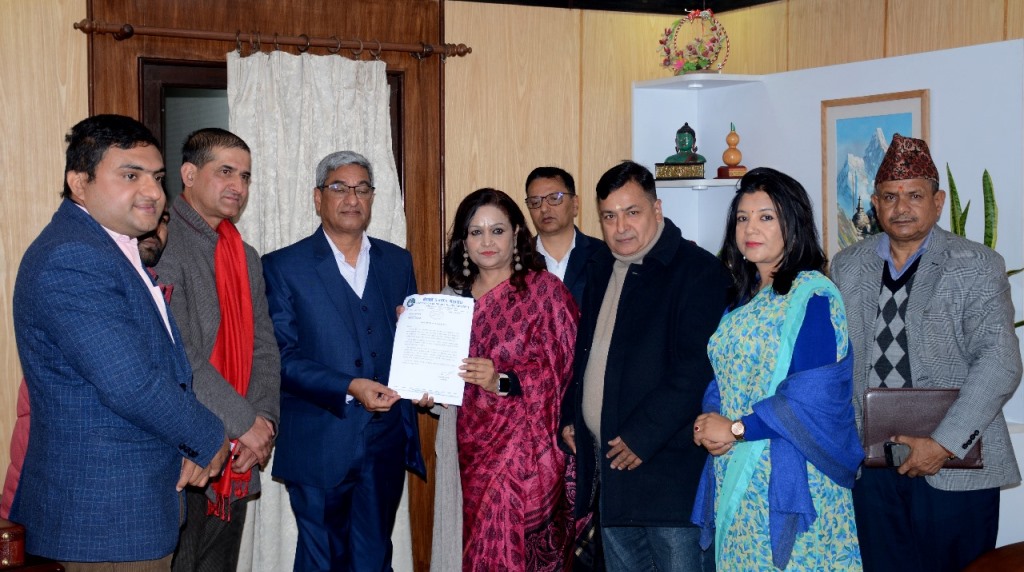 रमेश लेखक