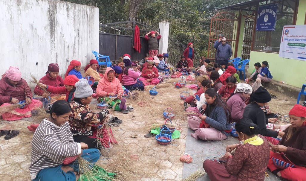 ढकिया बुन्ने तालिम