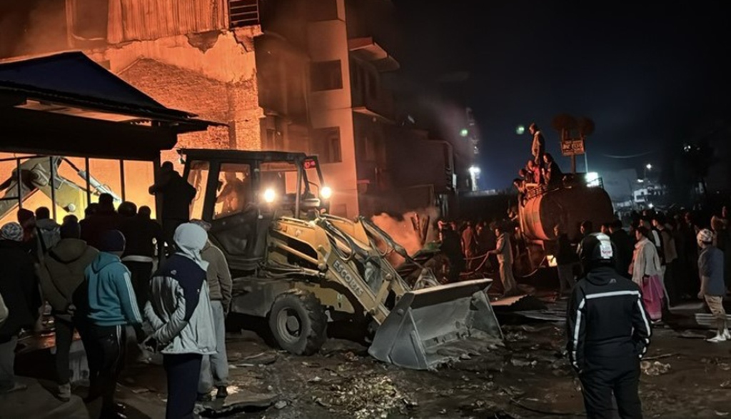 हलेसीमा ग्यास सिलिन्डर लिक हुँदा आगलागी