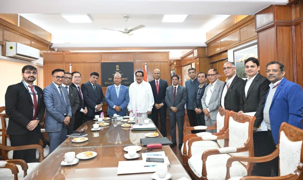 दीपक खड्का र सीआर पाटिल