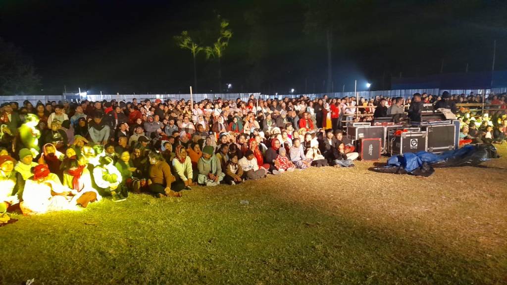 गरुवा सांस्कृतिक साँझमा गायक प्रमोद खरेलले दिए धमाकेदार प्रस्तुति