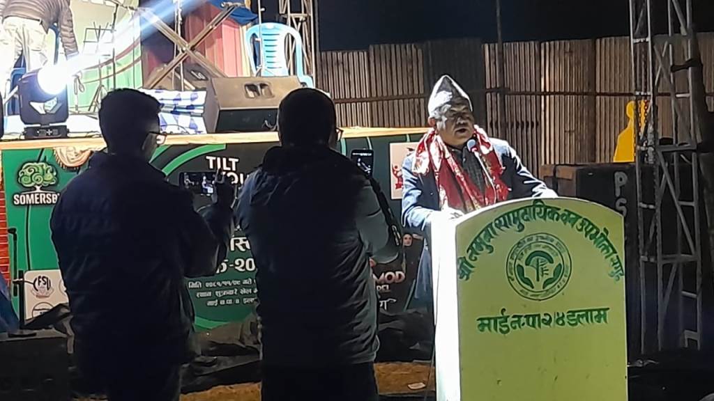 गरुवा सांस्कृतिक साँझमा गायक प्रमोद खरेलले दिए धमाकेदार प्रस्तुति