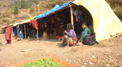 त्रिपालमुनि खानीखोलाका घरपरिवार