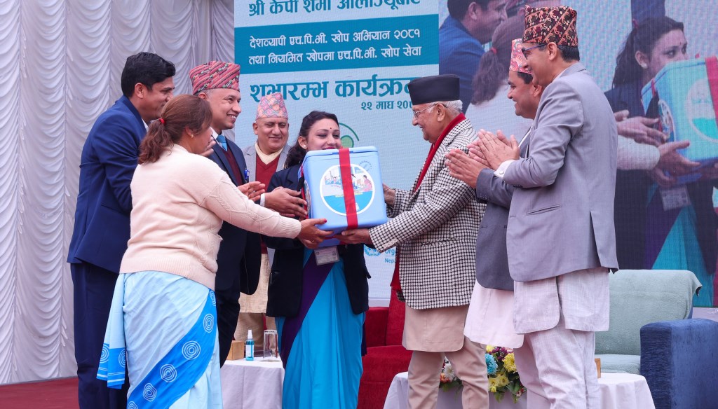 प्रधानमन्त्री ओलीद्वारा क्यान्सरविरुद्धको एचपीभी खोप अभियान शुभारम्भ