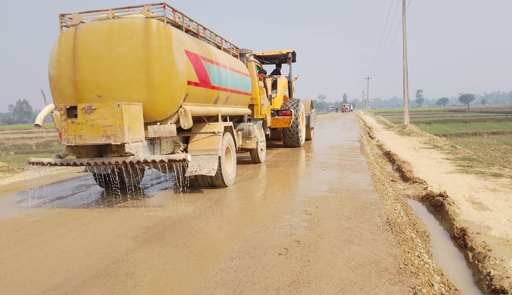 ग्रामीण बस्ती सडक सञ्जालमा जोड्दै