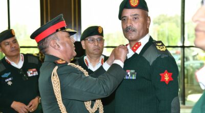 प्रधानसेनापति सिग्देलद्वारा दर्ज्यानी चिह्न प्रदान