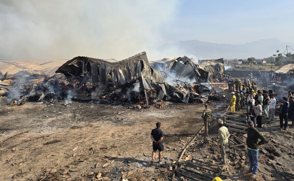 दाङ प्लाई उद्योग आगलागी