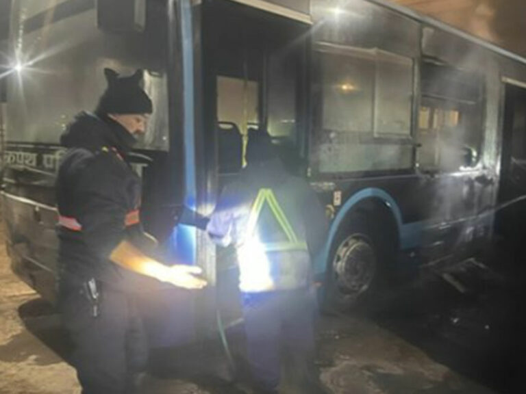 काठमाडौँको धुम्बाराहीमा इभी बसमा आगलागी