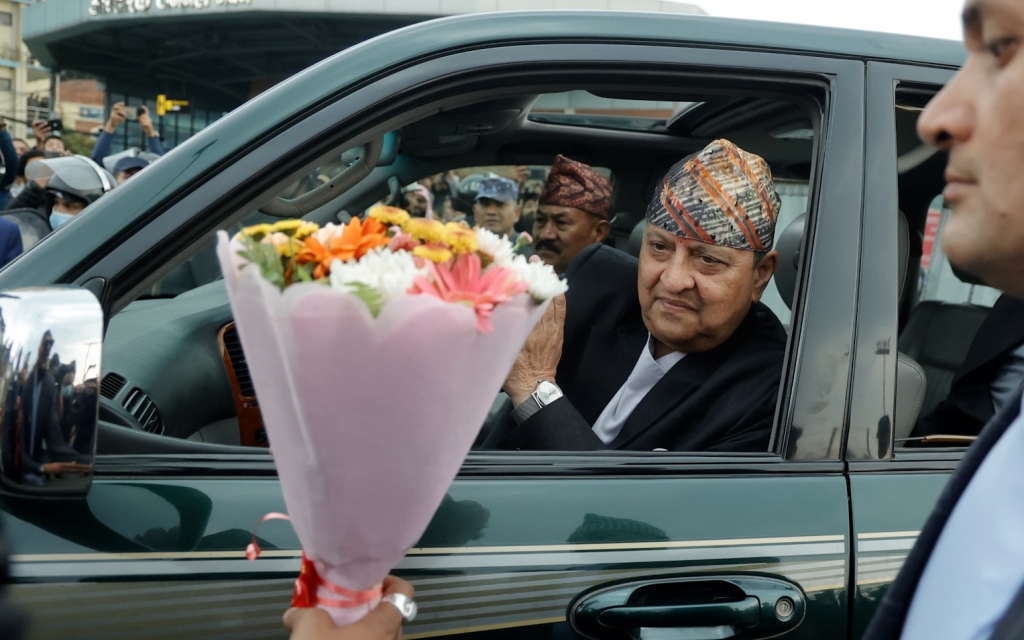 काठमाडौँ आइपुगे पूर्वराजा ज्ञानेन्द्र