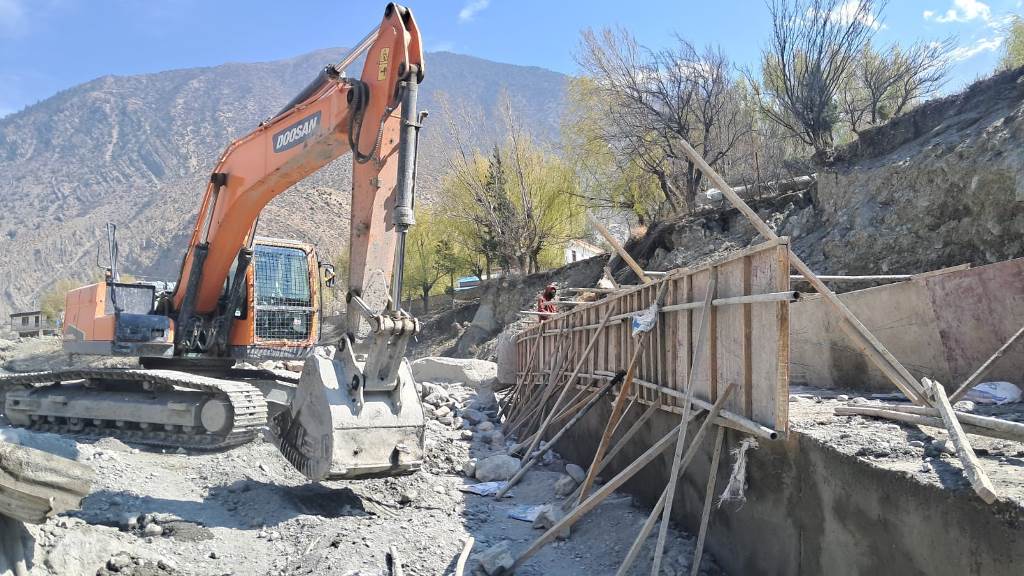 जोमसोम बजार