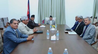 सिंहदरबारमा तीन दलका शीर्ष नेताहरूबीचको छलफल जारी