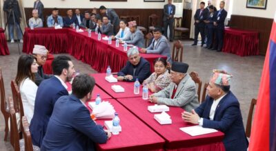 प्रधानमन्त्री ओलीसँग अन्तर्राष्ट्रिय गोलरक्षक बुफनको भेट