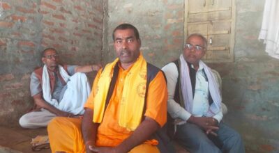 गाउँपालिका अध्यक्षसहित दुई जना प्रहरी नियन्त्रणमा