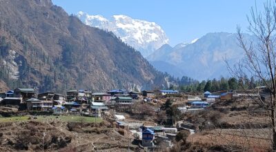 मनाङमा हिमपात