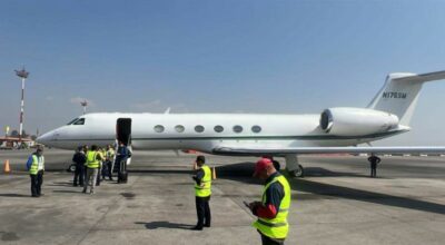 अमेरिकाबाट निकालिएका ८ जना नेपाली लिएर आएको चार्टर विमान काठमाडौंमा अवतरण