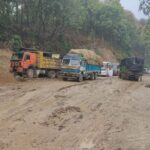 हिलो र चिप्लोले बुटवल–नारायणगढ सडक अवरुद्ध