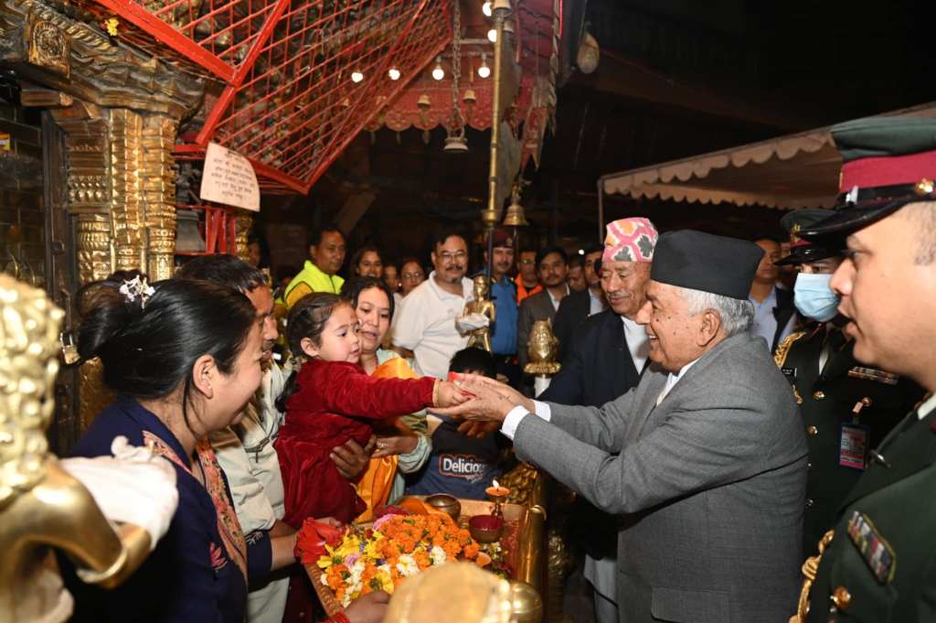 राष्ट्रपति पौडेलद्वारा सेतो मच्छेन्द्रनाथको दर्शन