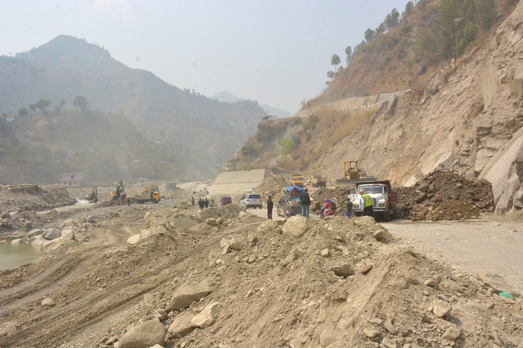 वैकल्पिक सडक निर्माण