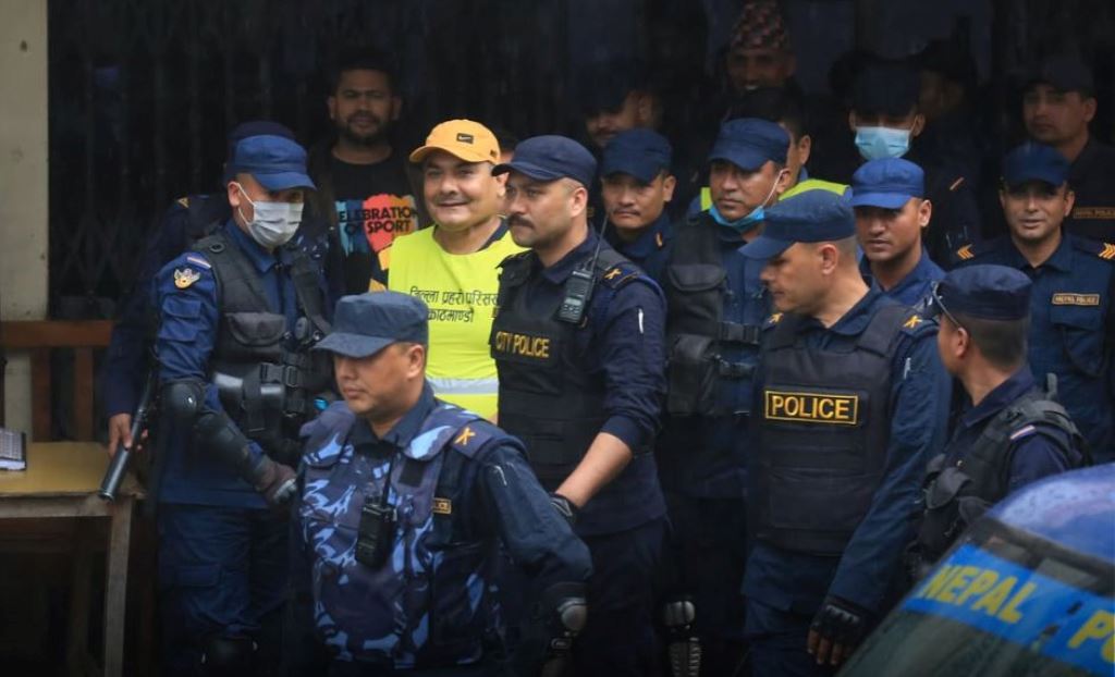 दुर्गा प्रसाईँलाई १२ दिन हिरासतमा राख्न अदालतको अनुमति