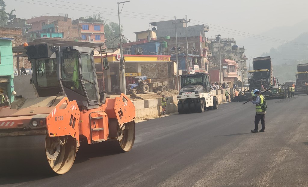 मुग्लिन पोखरा सडक