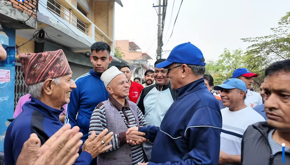 अभियानको क्रममा माओवादी अध्यक्ष प्रचण्ड भैरहवामा