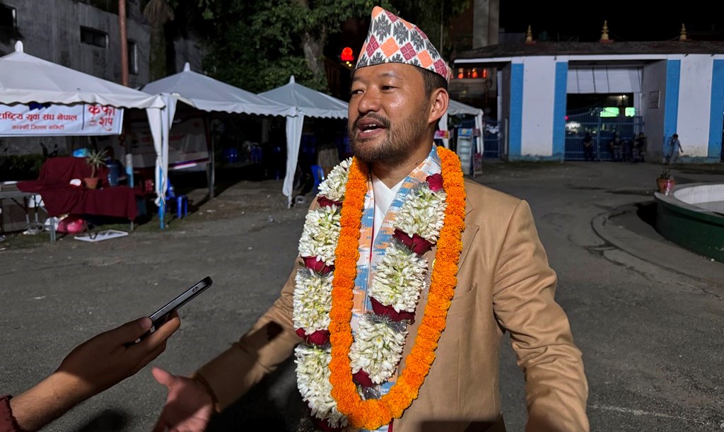 क्षितिज थेबे