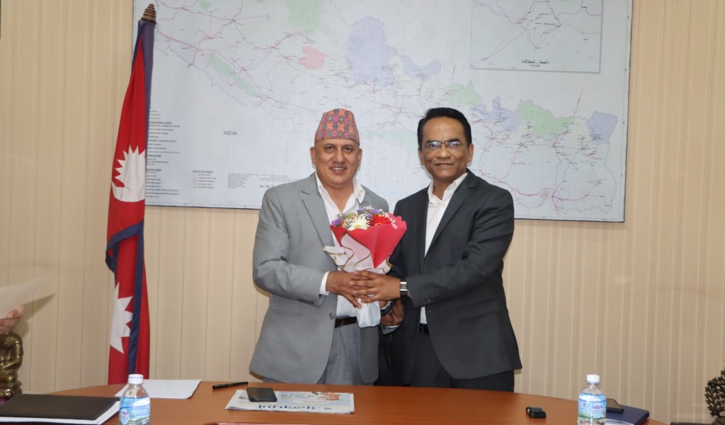 प्रा. डा. शिवराज अधिकारी र डा. विश्वनाथ पौडेल