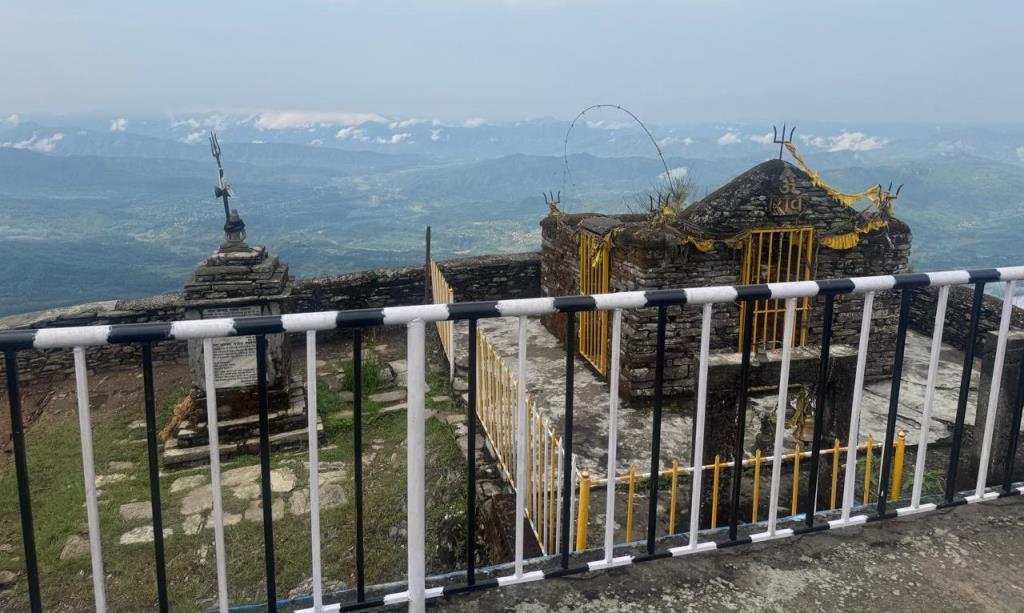 लमजुङको ‘राइनासकोट’