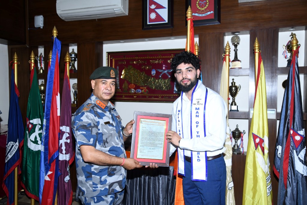 सशस्त्र प्रहरी महानिरीक्षकले गरे 'म्यान अफ द वर्ल्ड' दुलाललाई विशेष बिदाई