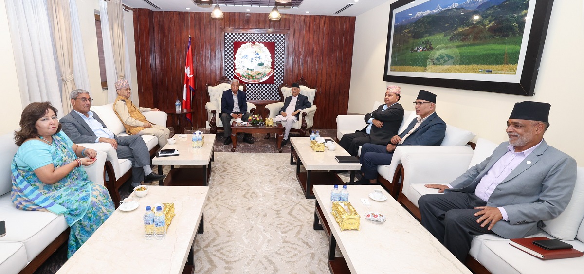 सत्तारुढ दलका शीर्ष नेताहरूवीच बालुवाटारमा छलफल