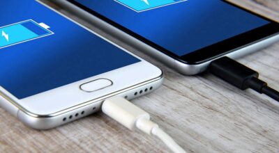 मोबाइल र टर्च चार्ज