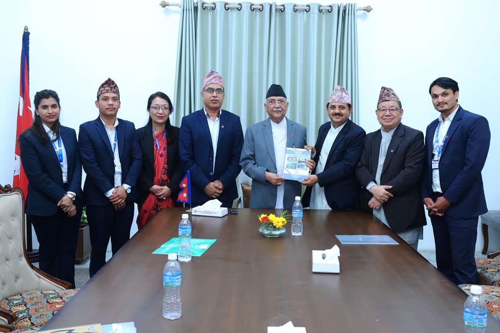 प्रधानमन्त्री ओलीसमक्ष नाष्टको सेवा आयोगको प्रतिवेदन पेस