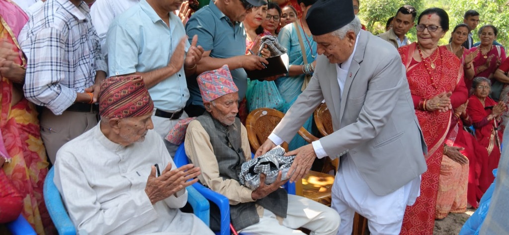 राष्ट्रपति पौडेलद्वारा ज्येष्ठ नागरिकलाई सम्मान