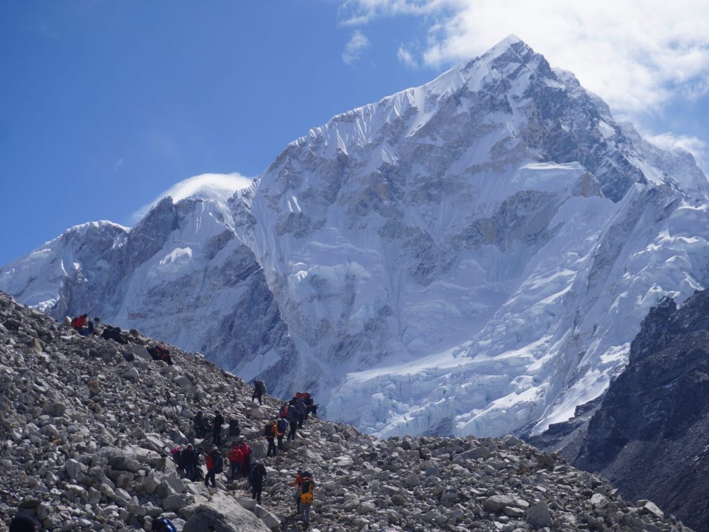 पर्वतारोहण पथप्रदर्शक पेसामा शेर्पा युवाको घट्दो आकर्षण