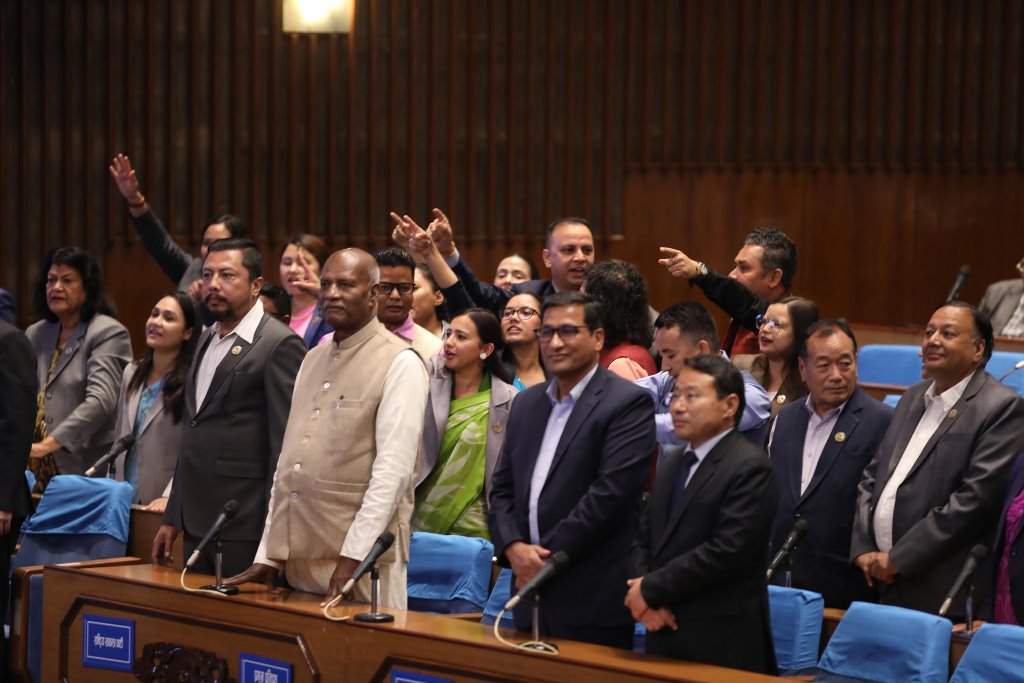 प्रतिपक्षद्वारा सदन अवरोध