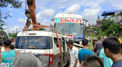 चितवनमा सवारी दुर्घटना